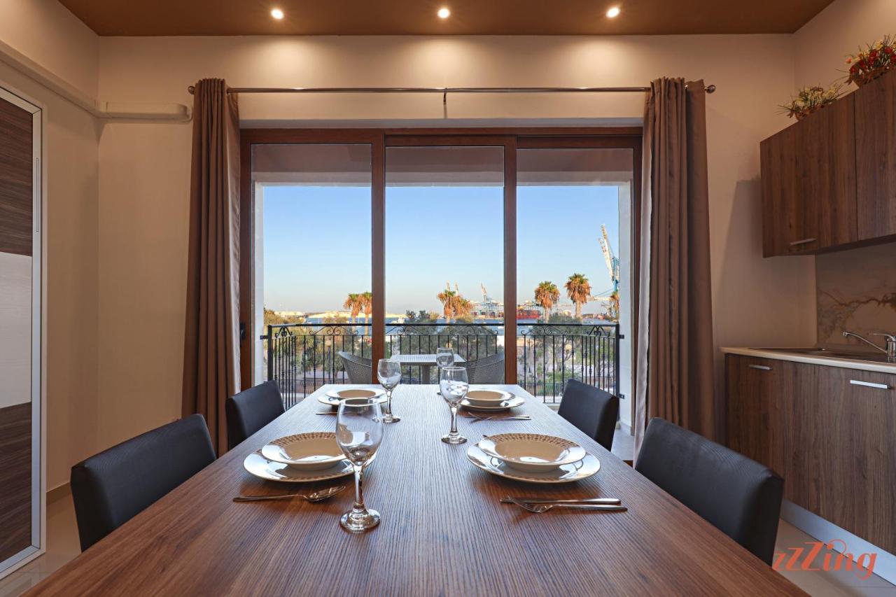 Luxurious Duplex Seafront Apt W Amazing Sea Views Birżebbuġa Bagian luar foto
