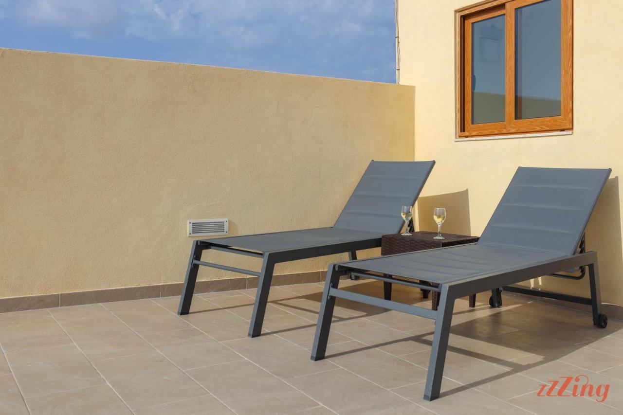 Luxurious Duplex Seafront Apt W Amazing Sea Views Birżebbuġa Bagian luar foto