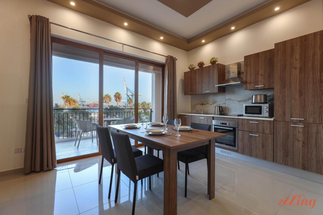 Luxurious Duplex Seafront Apt W Amazing Sea Views Birżebbuġa Bagian luar foto