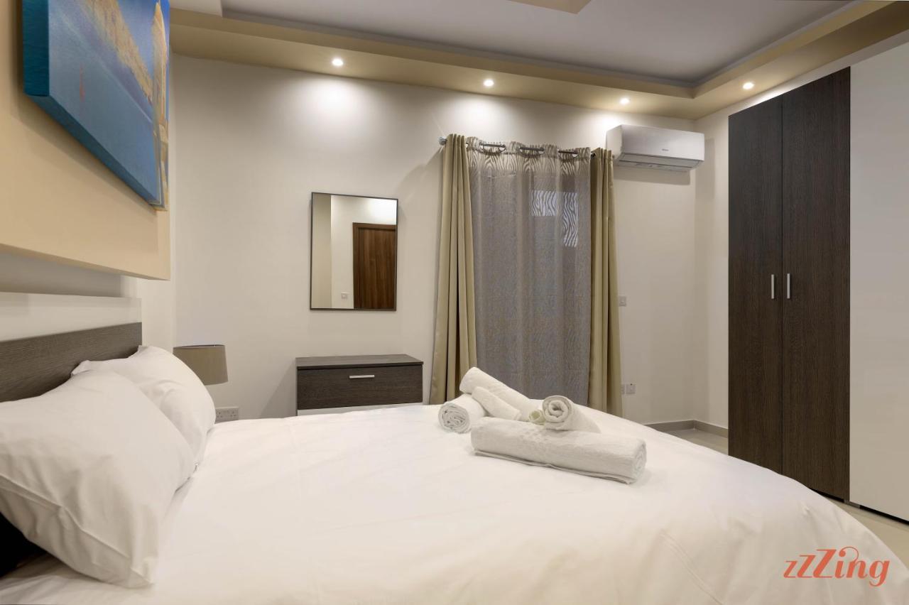Luxurious Duplex Seafront Apt W Amazing Sea Views Birżebbuġa Bagian luar foto