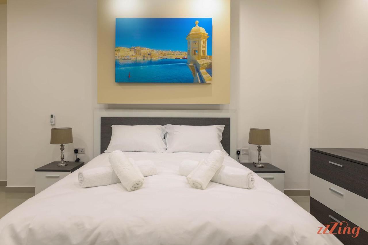 Luxurious Duplex Seafront Apt W Amazing Sea Views Birżebbuġa Bagian luar foto